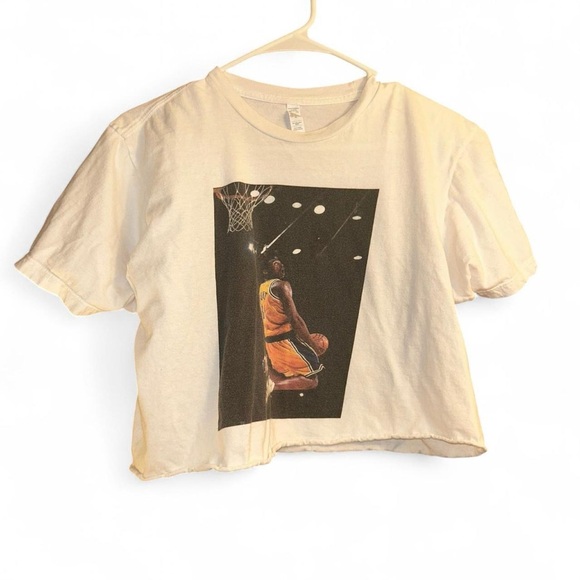 KOBE BRYANT REVERSE DUNK CROPPED T SHIRT SIZE M - Picture 1 of 6